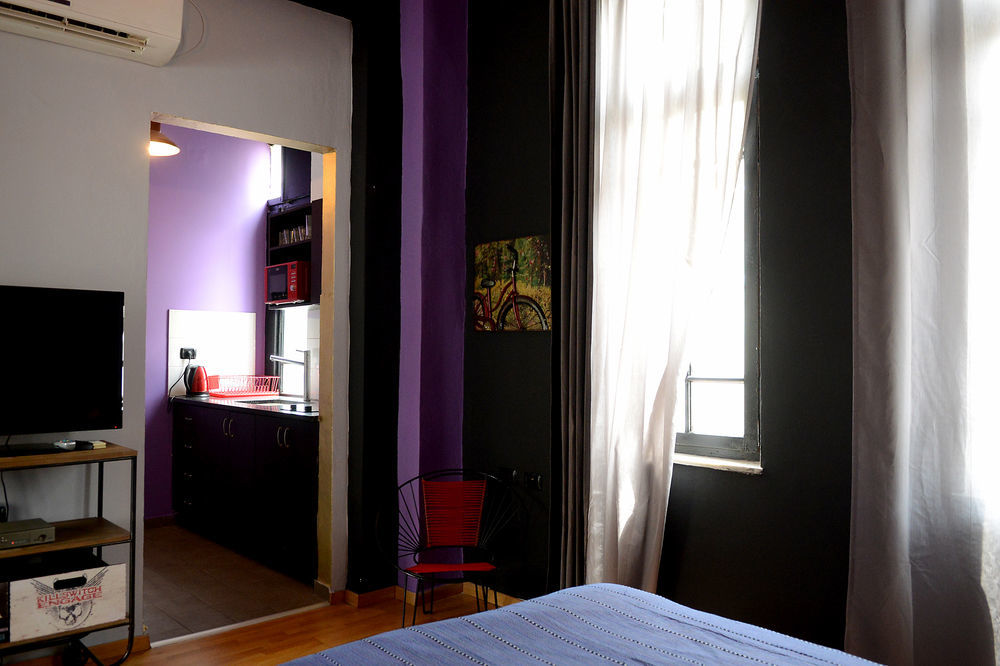 Eclectic Aparthotel 2*