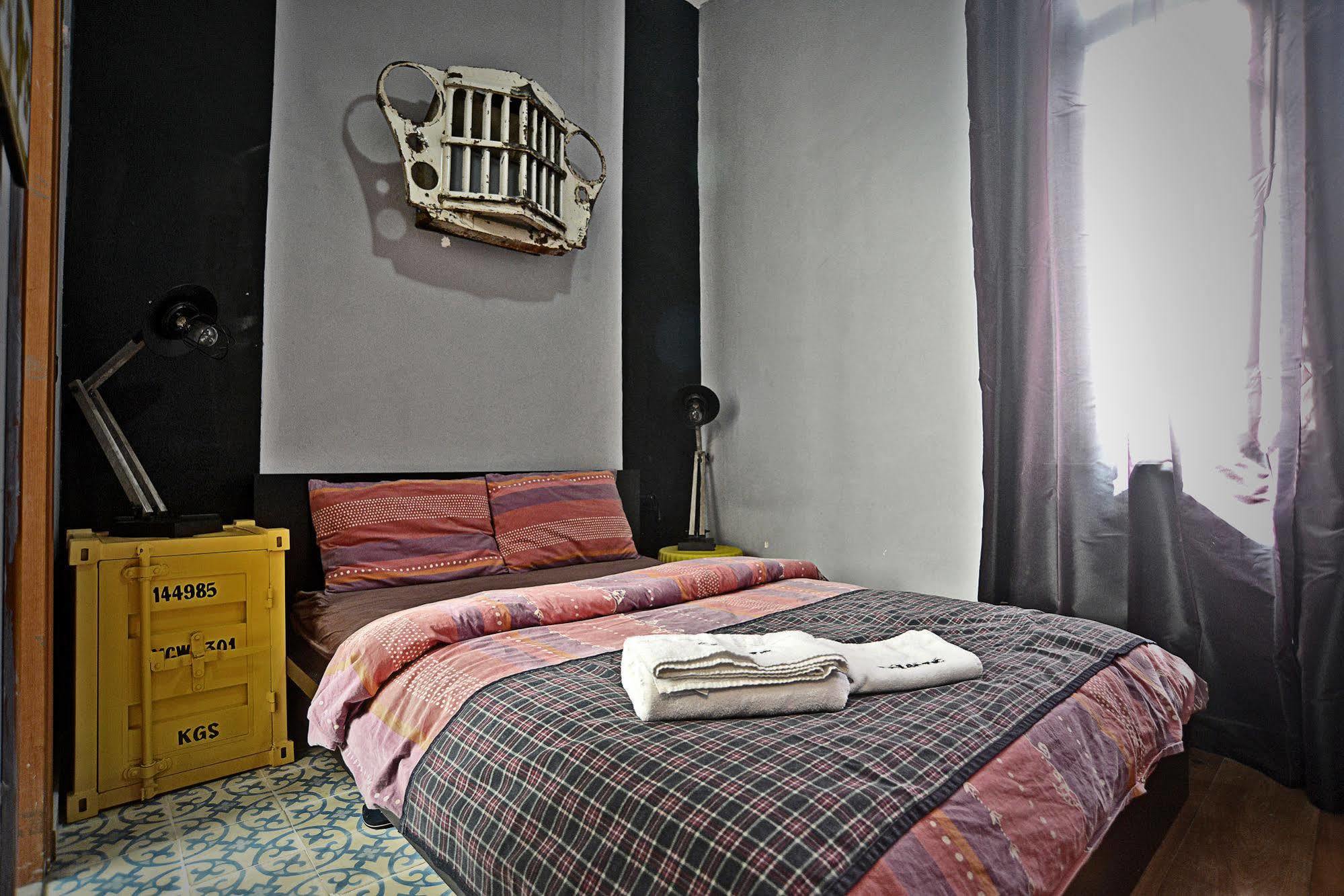 Eclectic Aparthotel